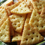 Печенье Сырные дольки фото