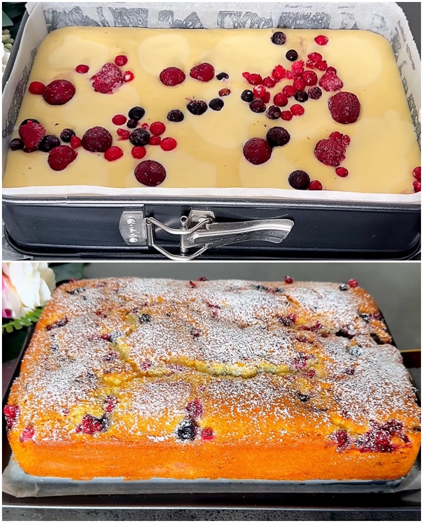 Prăjitură la tavă cu iaurt și fructe